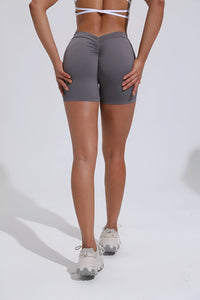 EMMA-V SCRUNCH SHORT